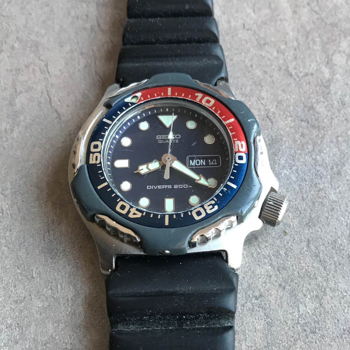 Vintage Seiko Diver Quartz Men's Watch Stainless Steel Day