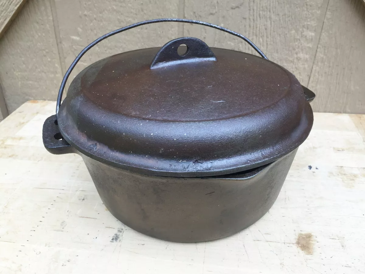 Dutch Oven Cast Iron w/Lid No. 7 Swing Handle Pour Spout 3 Quart Vintage  Older