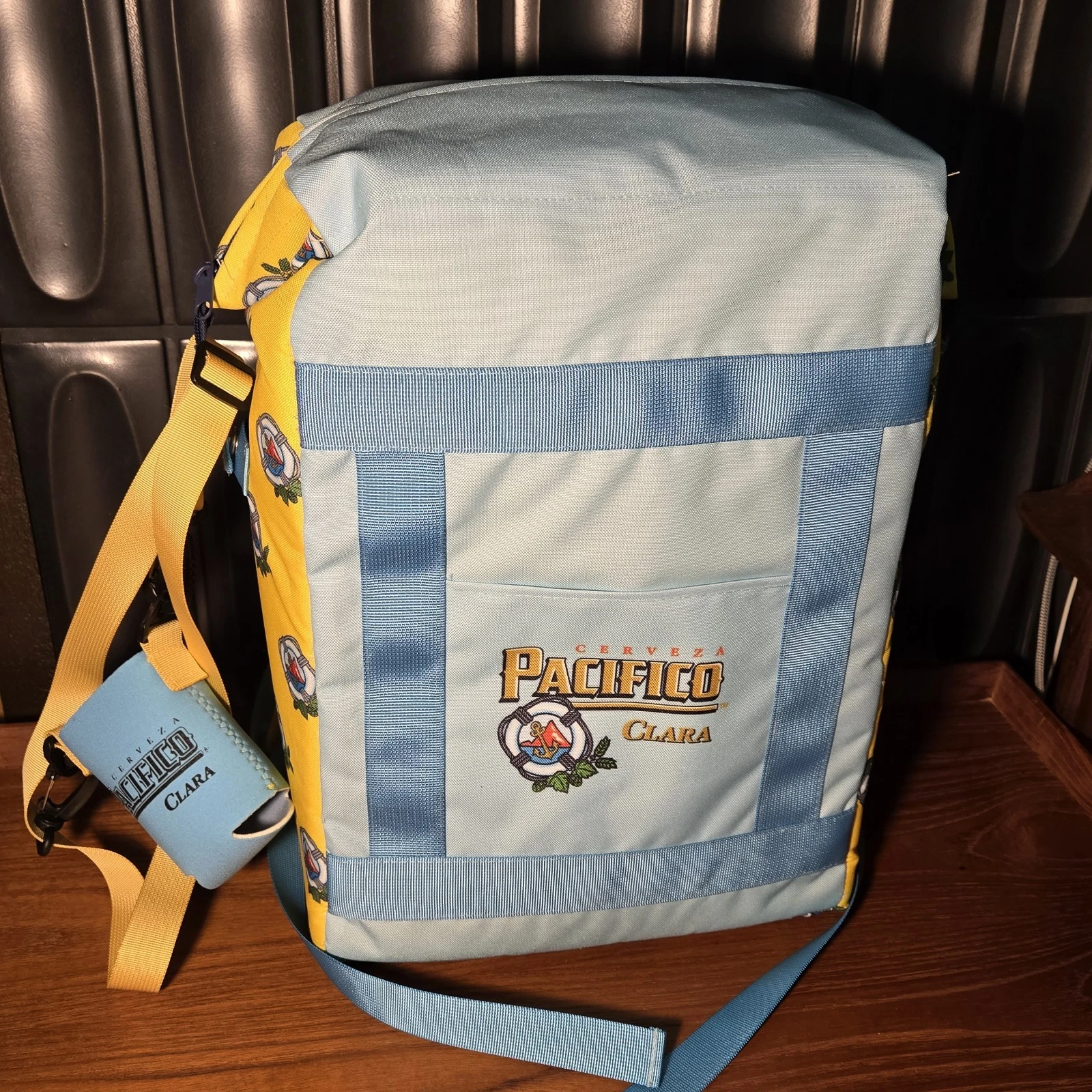 new Pacifico Clara Cerveza Beverage Insulated Lunch Box Backpack Cooler Logo new
Opens in a new wind