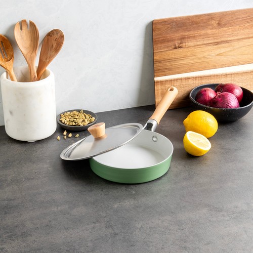 Nordic Ware Cardamon™ 8" nieprzywierająca patelnia z pokrywką - Zdjęcie 6 z 8