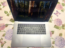 Apple MacBook Pro Laptop Notebook in Grau