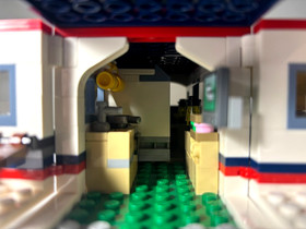 LEGO Creator 3-in-1 Vacation Getaway RV (31052) 100% Complete Set w/ Manual!