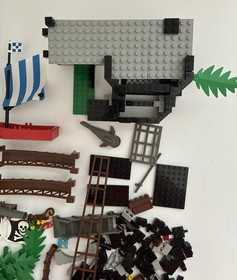 LEGO 6273 Rock Island Refuge Incomplete- BASEPLATE AND SPARE PARTS LOT