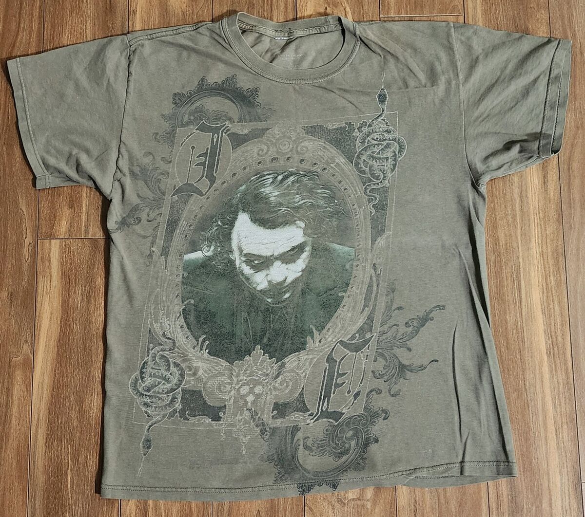 Joker T-Shirt Sz Large Distressed Batman Dark Knight Movie Joker T-Shirt Sz Large Distressed Batman Dark Knight Movie