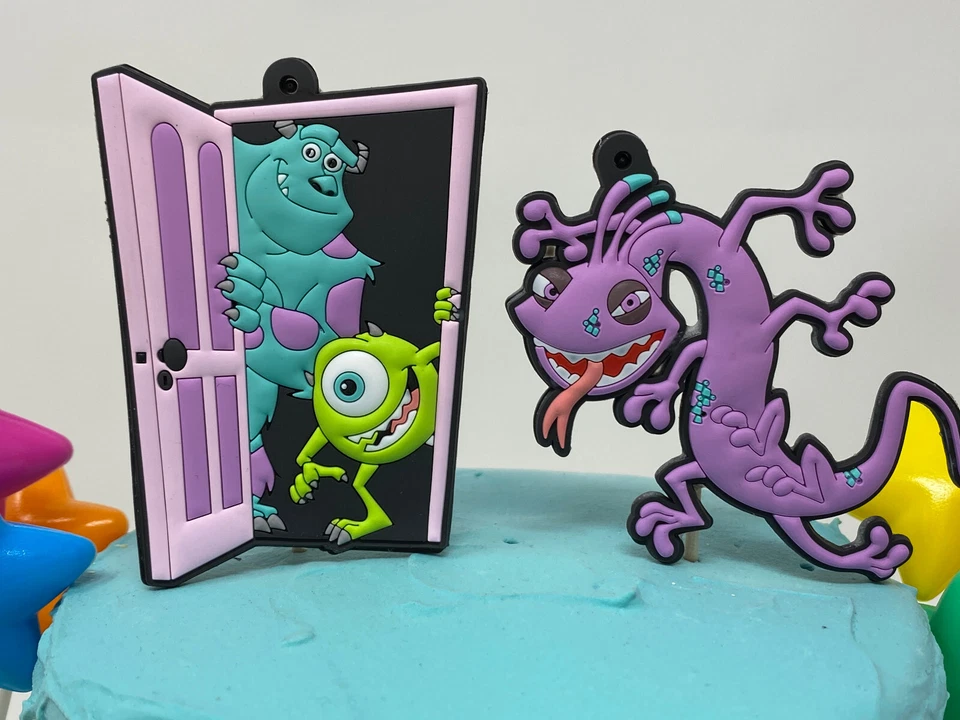 Juego de adorno de pastel de cumpleaños Mosters Inc. ~ TOTALMENTE NUEVO ~ 4 personajes diferentes Foto 3 de 4