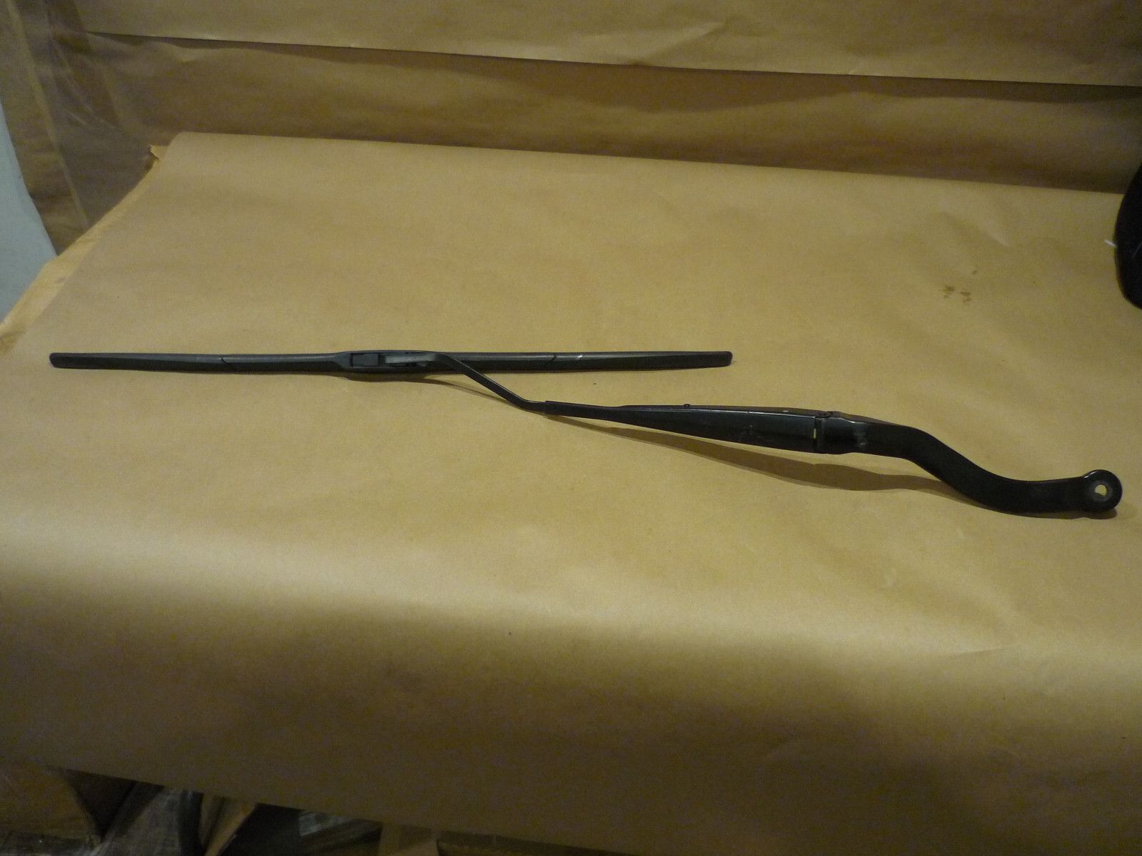 Ferrari California - LH Driver Windshield Wiper Arm And Blade P/N 69771000