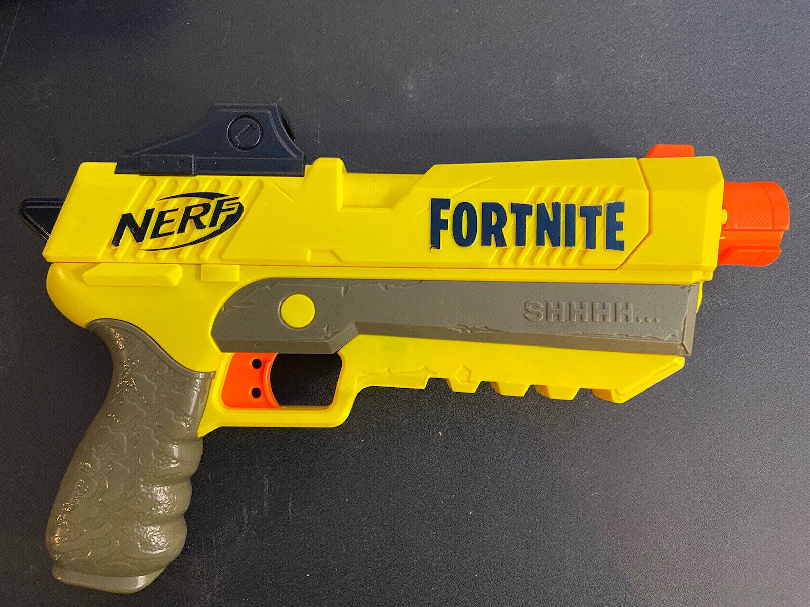 Fortnite SHHHH Nerf Gun. Yellow. WORKS!! With detachable silencer Tested