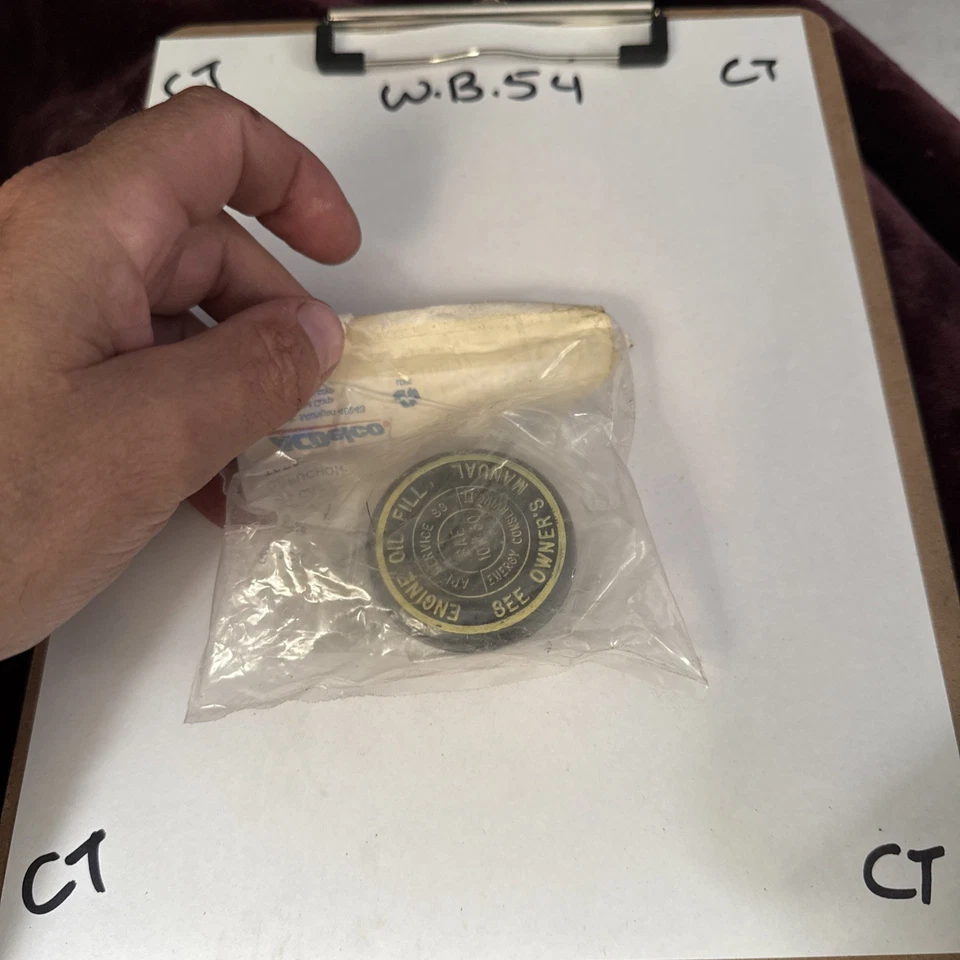 Genuine GM 1985-1998 GMC Chevrolet Oldsmobile P30 Engine Oil Filler Cap 10110859 - Image 2 of 2