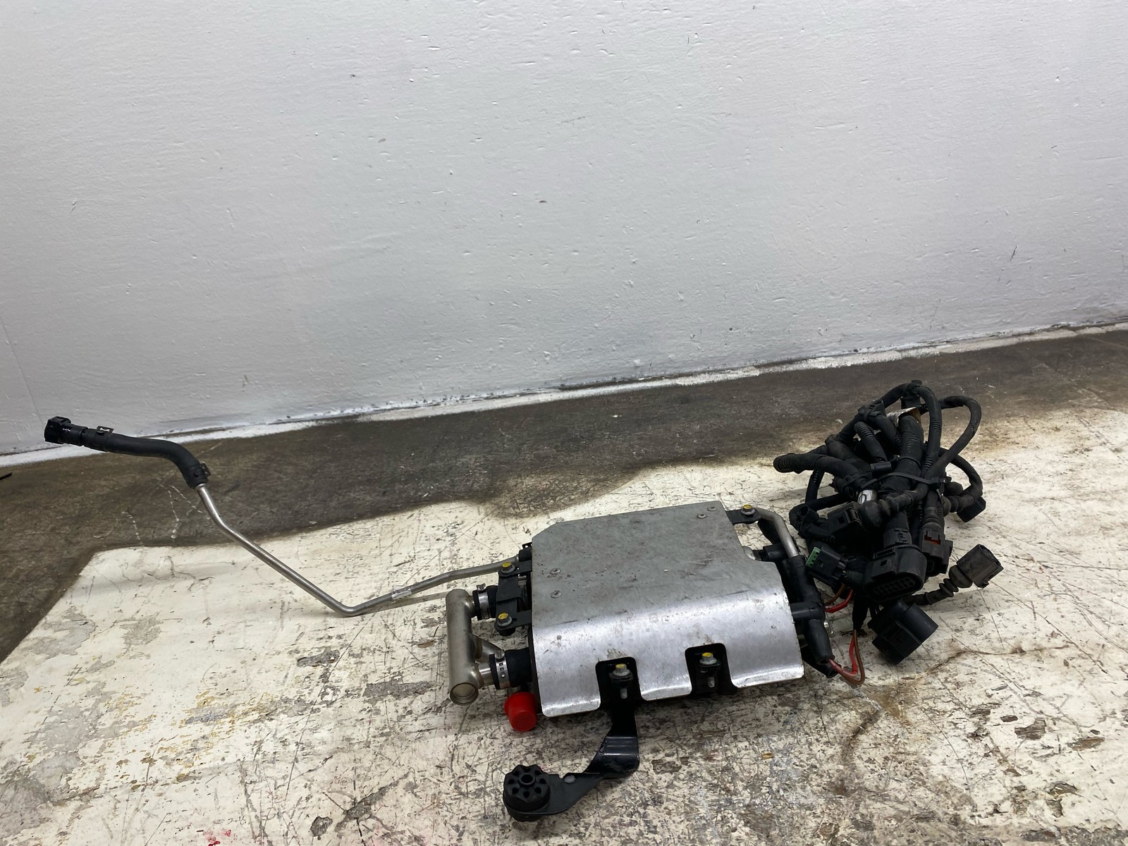 2010-2020 BENTLEY MULSANNE 6.8L RWD GAS TANK FUEL PUMP W/ WIRING HARNESS
