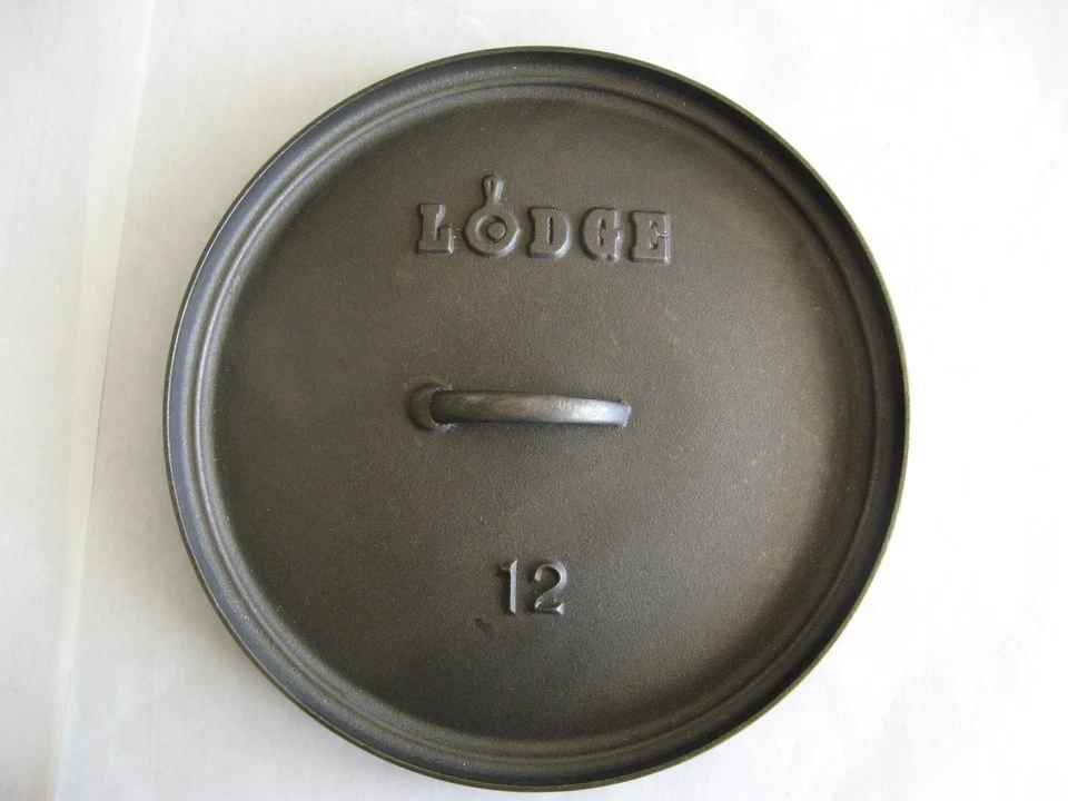 Vintage Lodge 12” Cast Iron Dutch Oven With Lid, 8 Qt USA Made. New In Box - Image 2 of 4