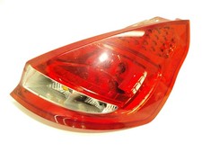 8A6113A602AB HECKLEUCHTE RECHTS / 1709552 / 7790527 FÜR FORD FIESTA VI CB1, CCN