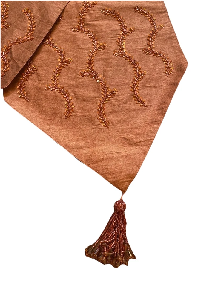 Corredor de mesa Hobby Lobby 13”x 72” óxido/naranja con borlas y lentejuelas con cuentas Foto 2 de 4