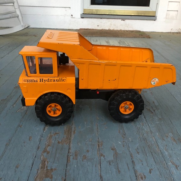 Vintage Orange Mighty Tonka Hydraulic Dump Truck c1970 play wear 18