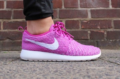 NIKE ROSHERUN FLYKNIT SZ: WMNS 5.5 (704927 500) RETAIL: $120.00 | eBay
