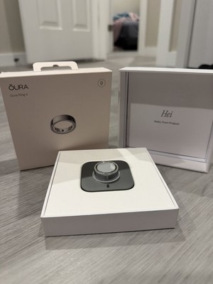 Oura Ring 4 Activity Tracker Silver Size 9 w/ Charging Dock & USB-C Cable