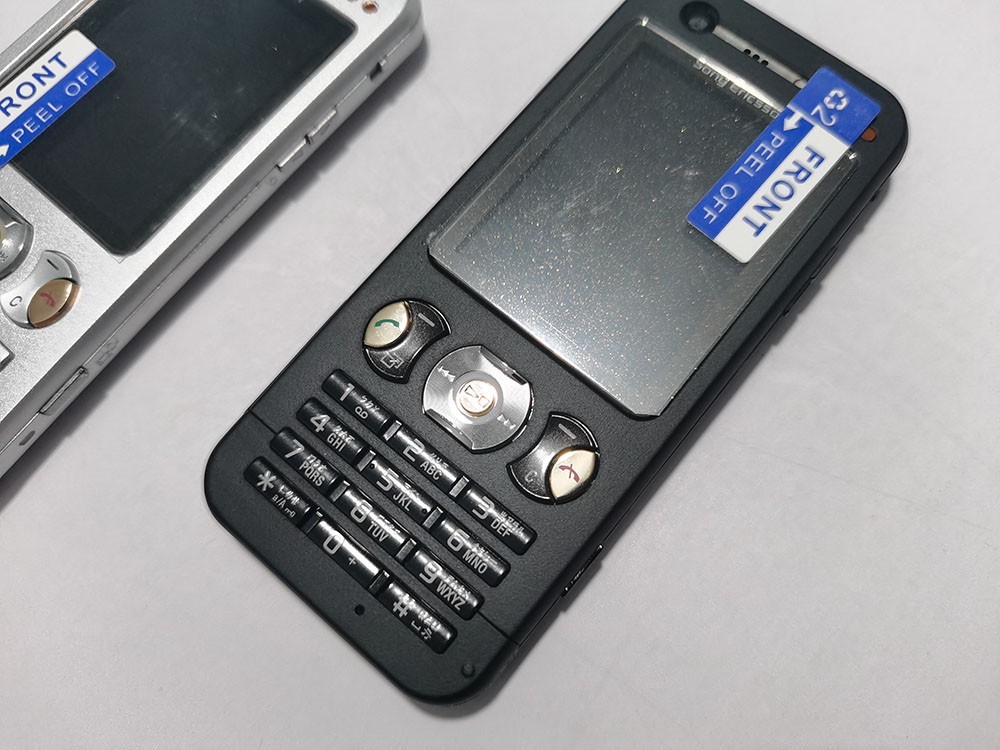 Sony Ericsson W890 W890i (Unlocked) 2G 3G Network 3.2MP Mobile