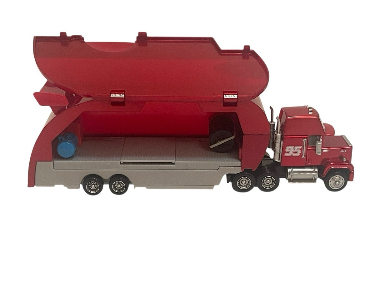 マテルカーズ　ROAD TRIPPIN’ MACK DISNEY PIXAR CARS ROAD TRIPPIN' MACK HAULER 1:55 DIE CAST