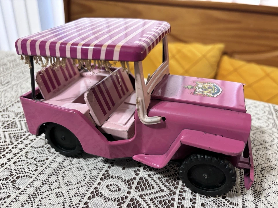 Vintage Pink Tin Jeep Beach Surrey Pressed Steel Toy Car w/ Canopy Frills Rare - Image 3 of 4