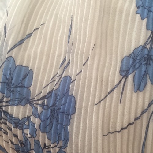 Ladies Top Size 12 Blue Grey PHASE EIGHT Floral Pleated Built In Cami - Picture 3 of 5