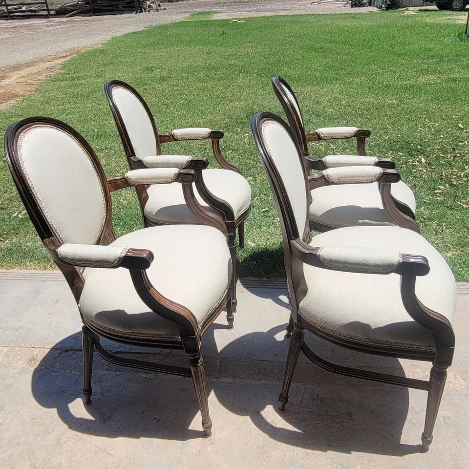 Juego de 4 sillones de comedor de nogal francés Luis XVI Foto 2 de 4