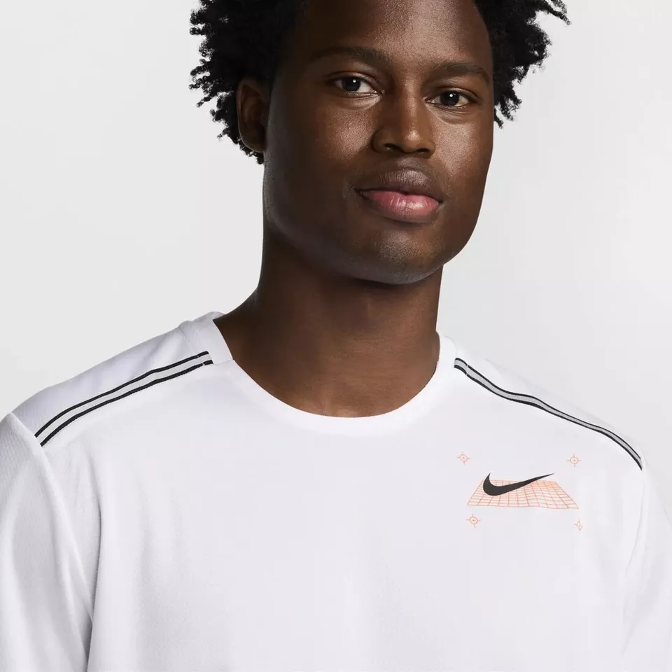 Nike Miller Short Sleeved T Shirt Men's Gym Performance Training Graphic Top - Image 4 of 4