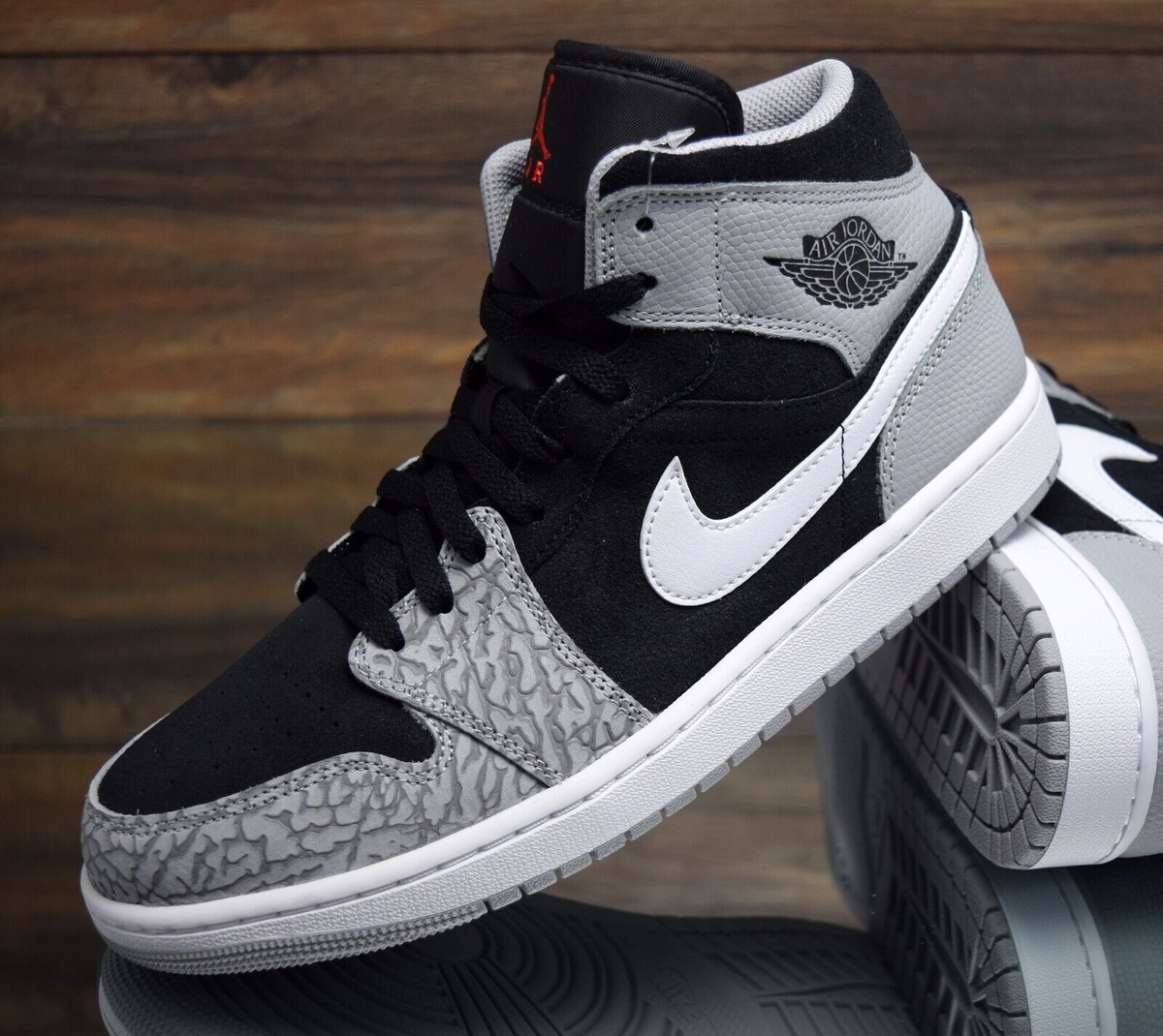 DS Nike Air Jordan 1 Mid SE DS Nike Air Jordan 1 Mid SE