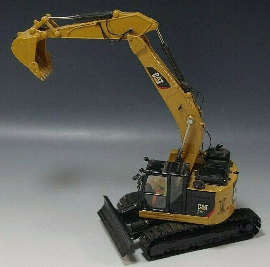 DM DIECAST MASTERS CAT 350F L HYDRAULIC EXCAVATOR METAL TIN 1/50 MODEL SCALE MIB - Image 3 of 4