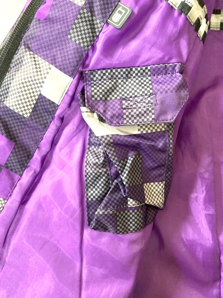 Ladies Ski Jacket ,waterproof & breathable. Plus many features .Size 12