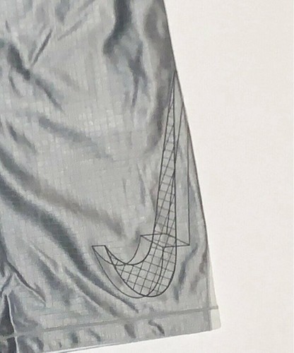NWT Nike Dri-FIT Graphic Logo Training Boy's Large Grey Shorts DA0258-077 - Picture 3 of 3