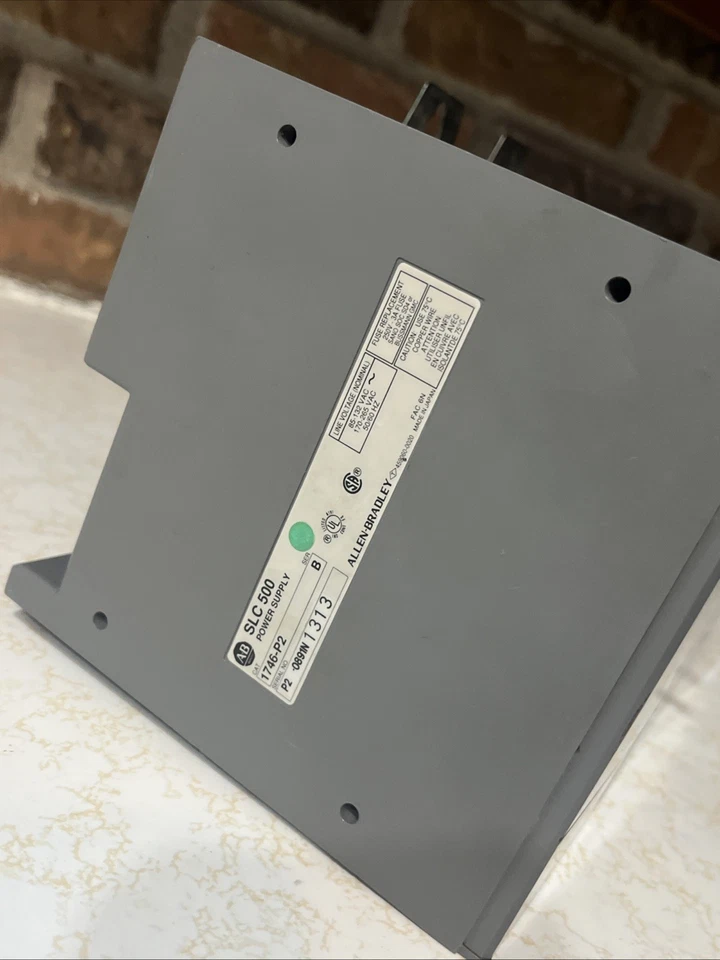 Fuente de alimentación Allen Bradley SLC500 1746-P2 4 ranuras rack 1746-A4 con CPU y E/S 5/02 Foto 2 de 4