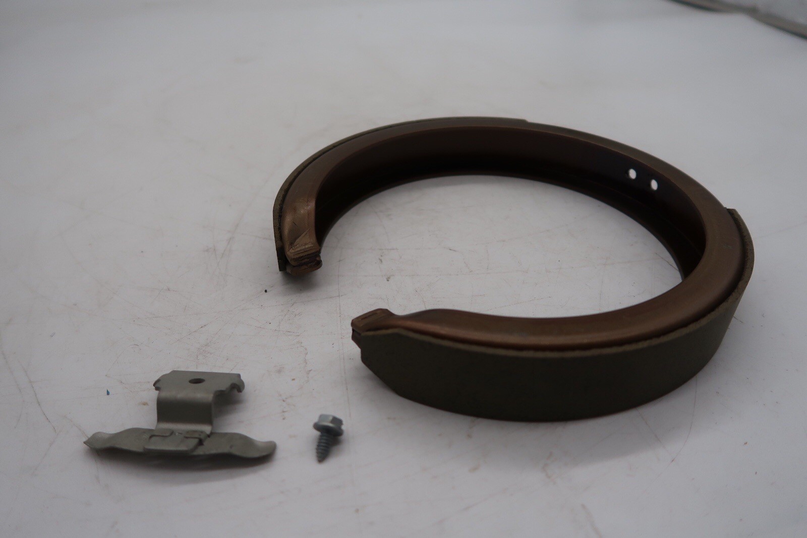 BRAKE SHOE FITS: CADILLAC DEVILLE DTS ESCALADE; CHEVROLET AVALANCHE AVALANCHE image 4