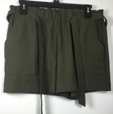 Cisono Woman's Green Medium Short Shorts