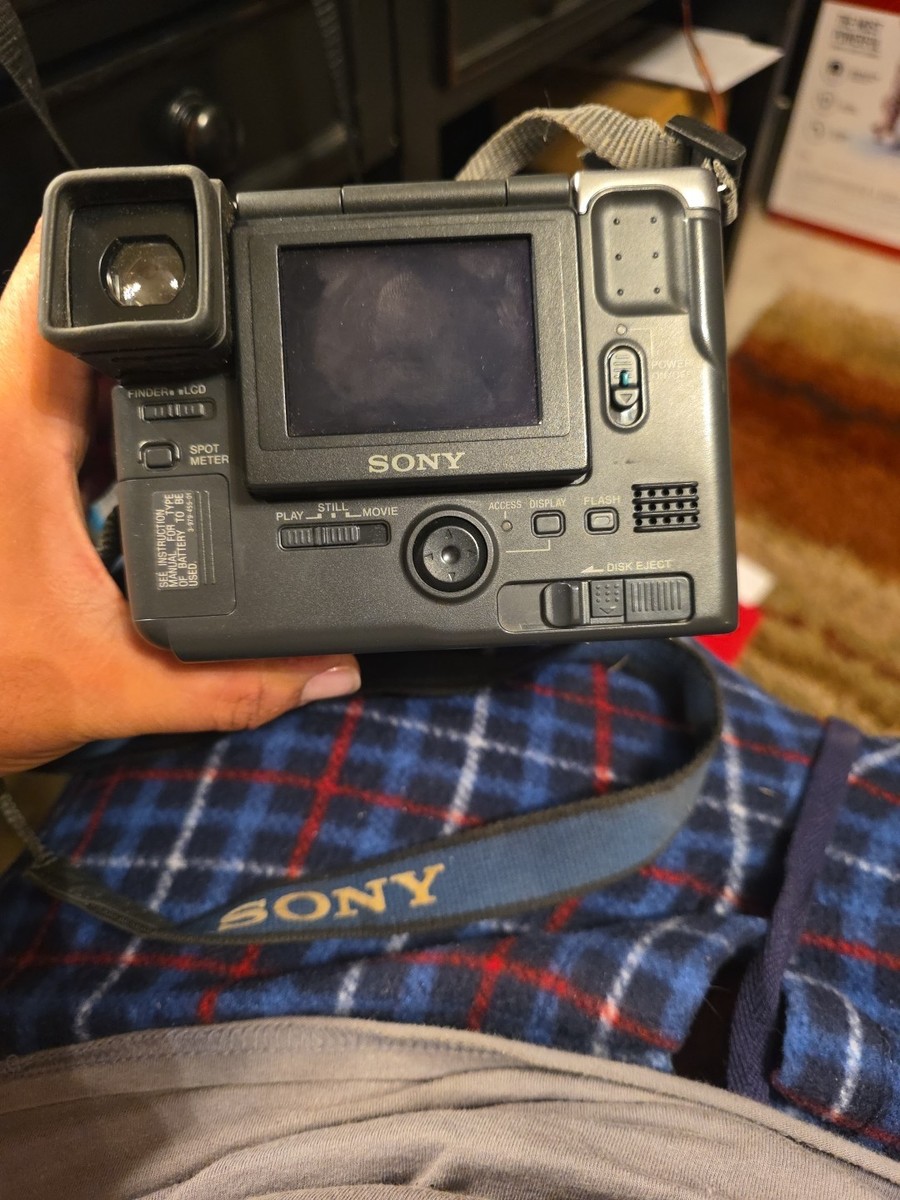 Sony Mavica MVC-FD91 0.8MP Digital Camera - Black & Metallic