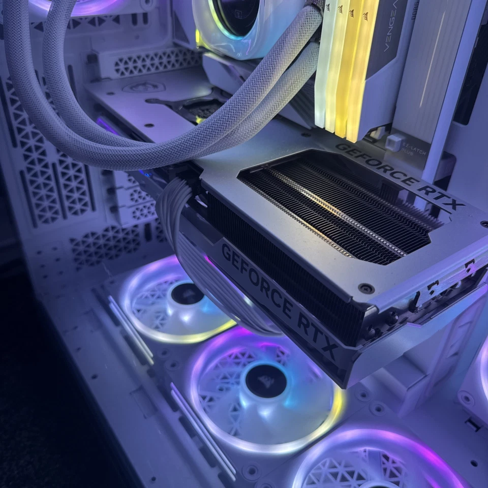 MSI GeForce RTX 4070 Ti SUPER Gaming X Slim White 16GB GDDR6X PCI Express 4.0 - Image 2 of 2