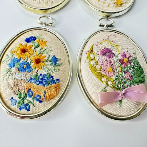 Set of 4 Vintage Crewel Embroidery Flowers Art Framed Oval Hanging Wall Decor - Picture 5 of 12