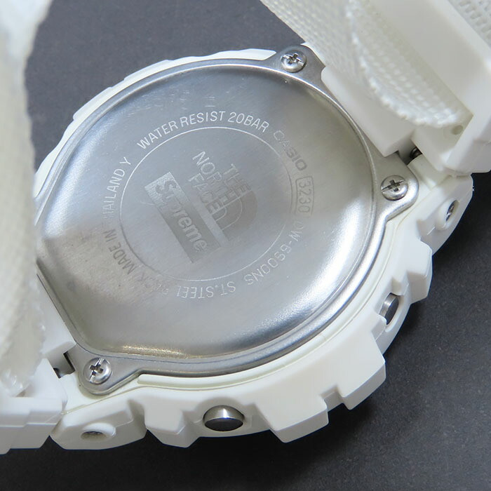 CASIO G-SHOCK Supreme x The North Face DW-6900NS-7JR White CASIO G-SHOCK Supreme x The North Face DW-6900NS-7JR White