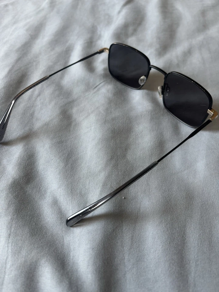 Gafas de sol cuadradas Rag & Bone 52 mm marco negro y lentes hechas en Italia Foto 4 de 4