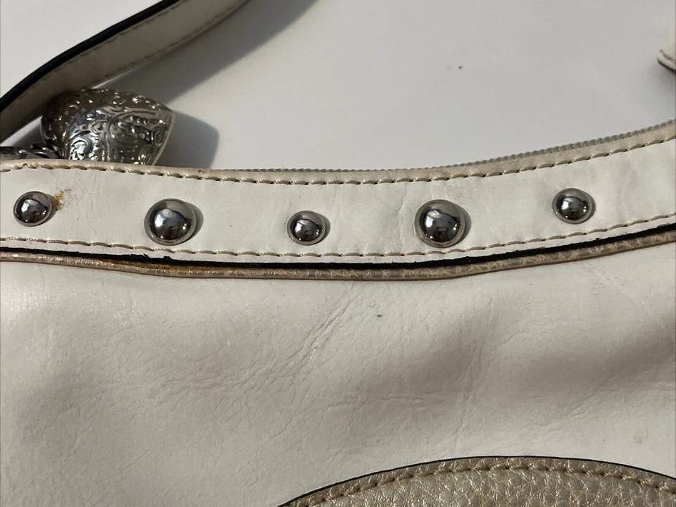 复古 Kathy Van Zeeland 白色/象牙白镶嵌 Y2K Bedazzled 斜挎包 — 第 4/4 张图片