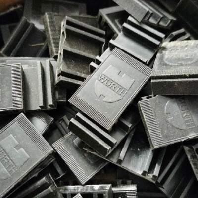 PACKUNG Mit 84 Dübeln Glasdicken WURTH Schwarz Von 6mm Maße 30X20mm