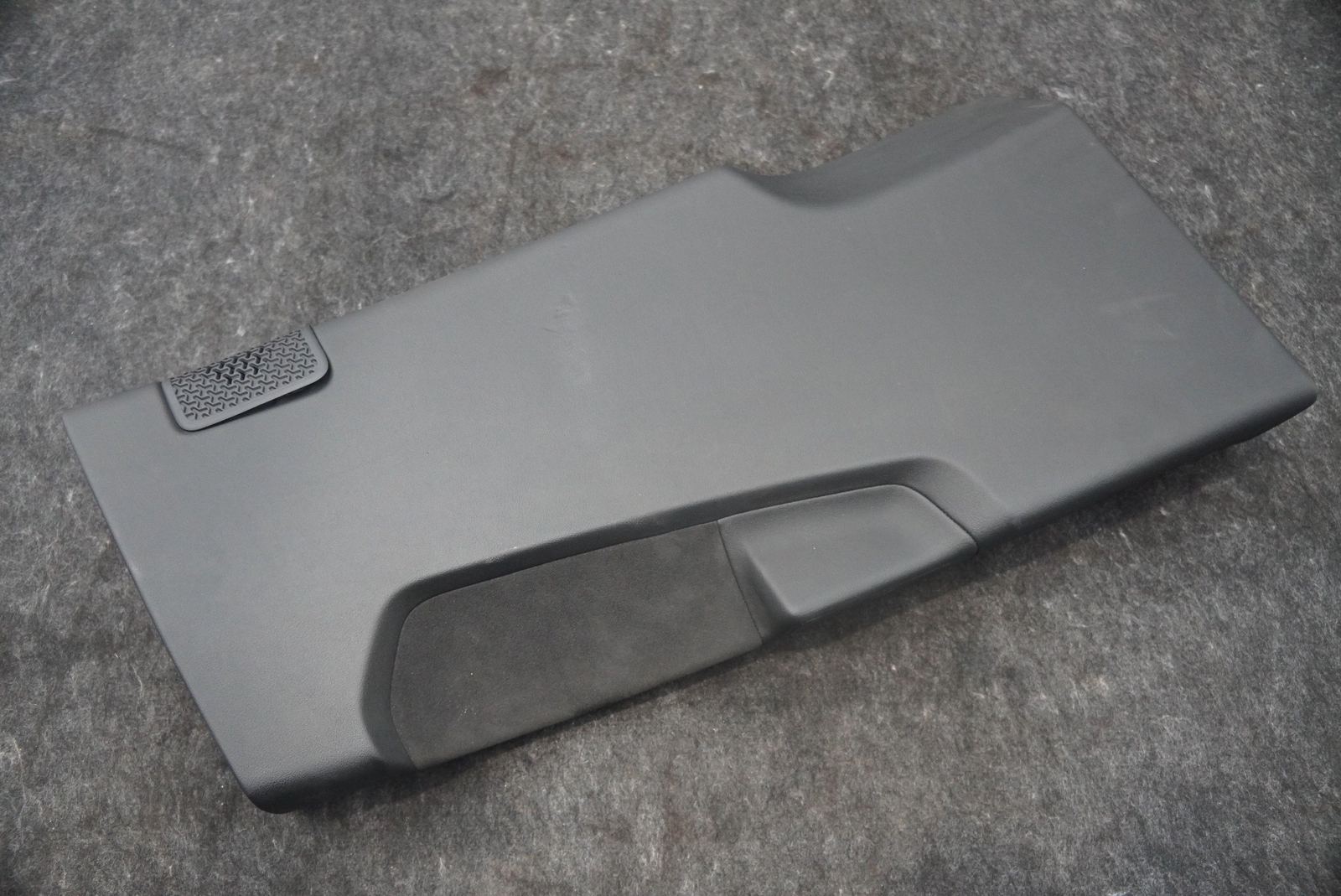 Right Lower Center B Pillar Cover Trim Panel 4ML867240 QG8 Lamborghini Urus 2019