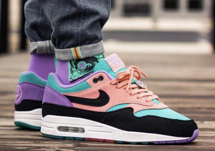 have a nike day air max 1 womens