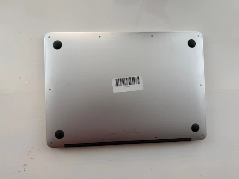 Apple MacBook Air A1466 13.3" Laptop - MMGF2LL/A (Early 2015), photo 4 of 5