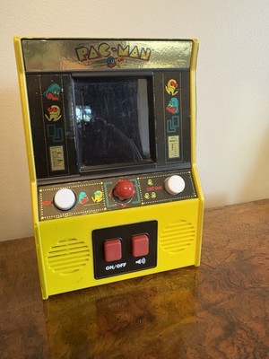 Basic Fun Inc. Bandai Namco Entertainment Inc #09530 Pac-Man Mini Arcade Works