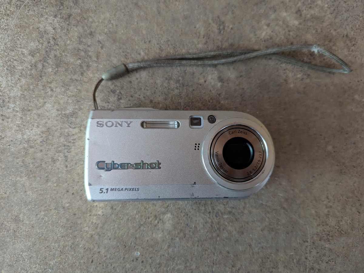Sony Cyber-shot DSC-P100 5.1メガピクセル Amazon.com : Sony Cybershot DSCP100 5.1MP Digital Camera