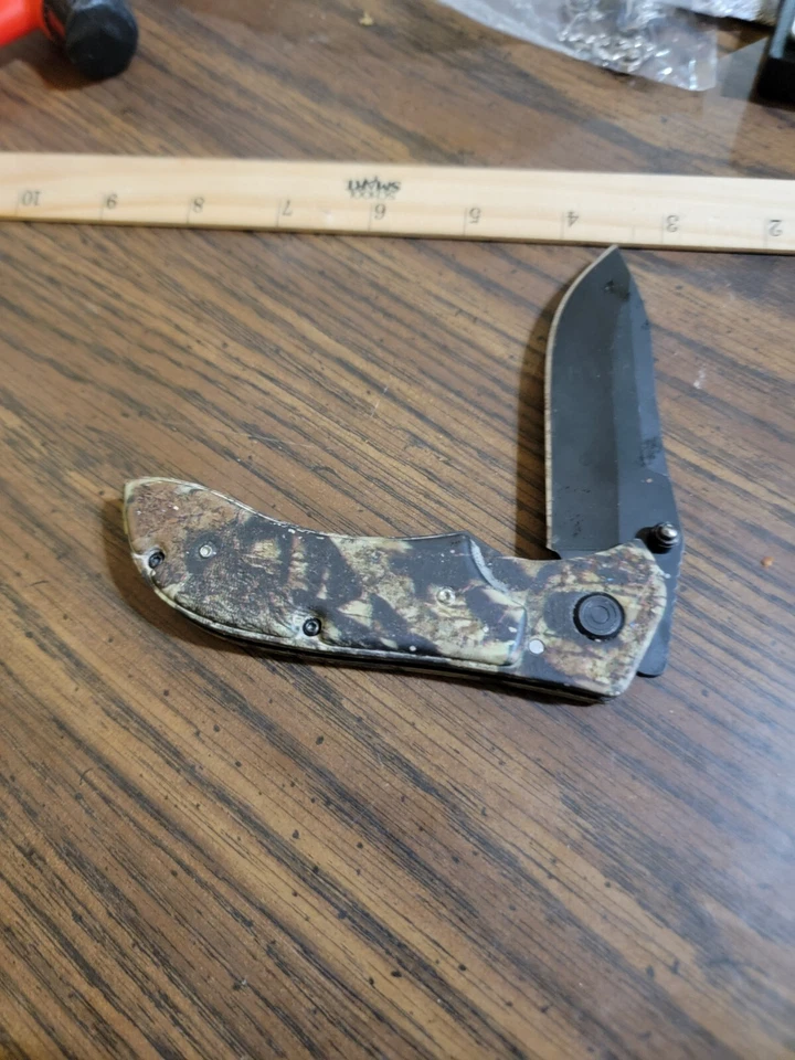 Navaja de bolsillo asistida con bloqueo de revestimiento camuflaje RUKO Foto 2 de 4