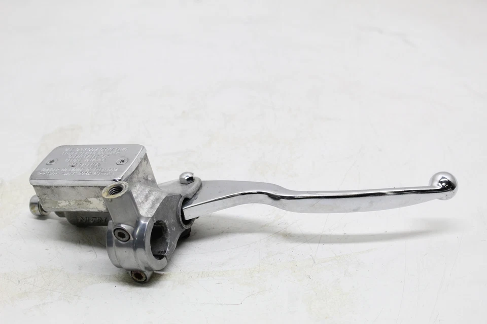 Главный цилиндр переднего тормоза 2001 Suzuki Intruder 1400 Vs1400glp - Изображение 2 из 4