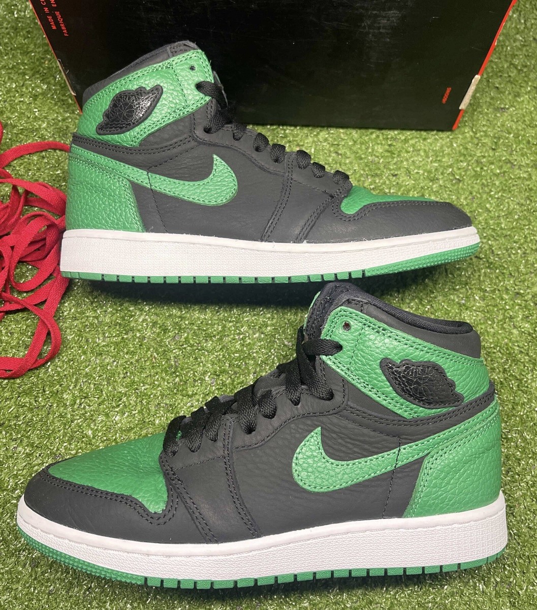 Size 5Y - Air Jordan 1 Retro OG GS Pine Green 2.0 Size 5Y - Air Jordan 1 Retro OG GS Pine Green 2.0