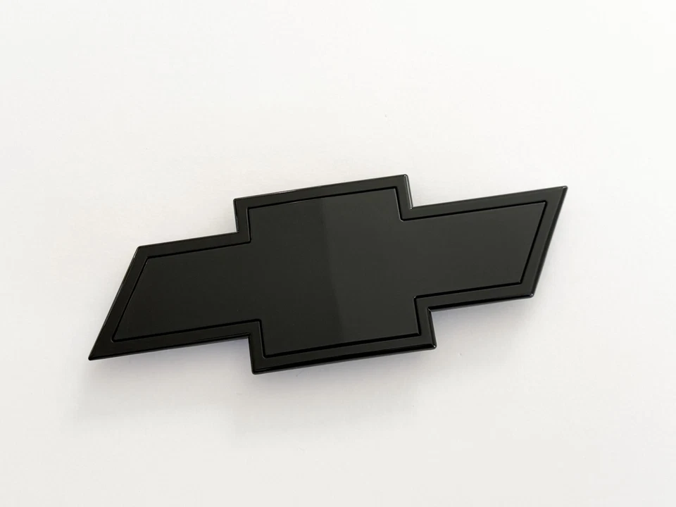 2011-2014 Silverado 2500HD 3500HD Front Bowtie Emblem Blackout OEM PT 22829420 - Image 2 of 3