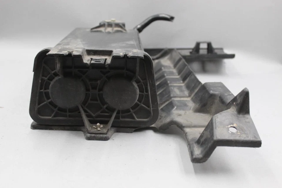 2009 - 2019 年福特 FLEX 燃料蒸汽变频器 Charcoal 罐 原始设备制造商 #40116 — 第 3/4 张图片