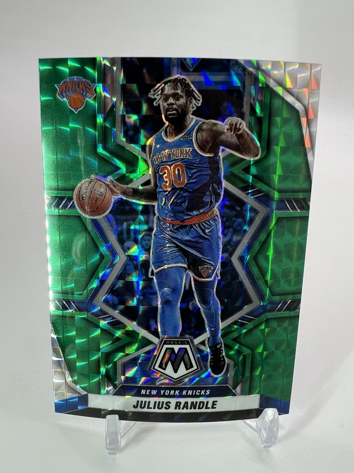 Julius Randle 2021-22 Panini Mosaic - Green Prizm #18 Knicks Parallel